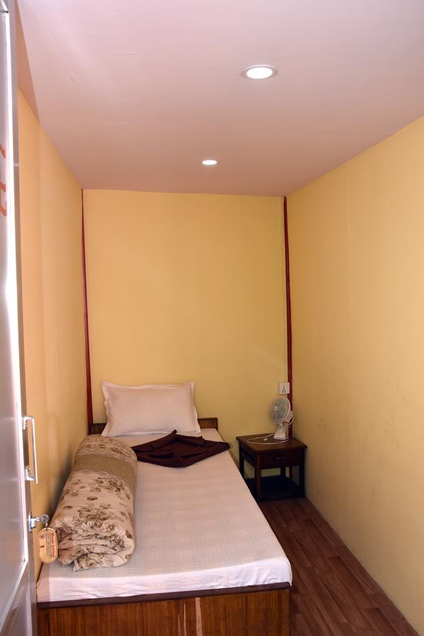 Beehive Hostel Kathmandu Esterno foto