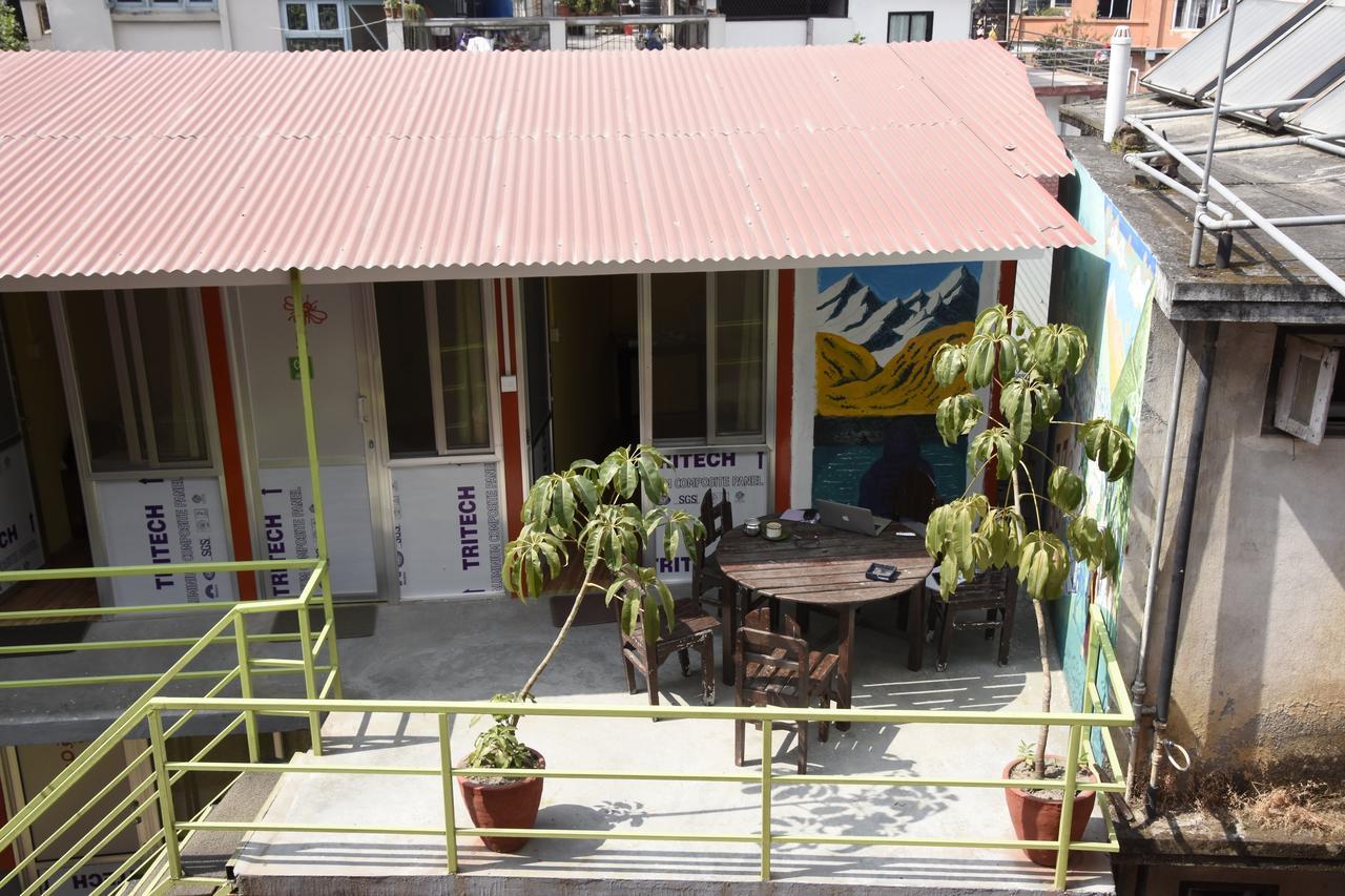 Beehive Hostel Kathmandu Esterno foto