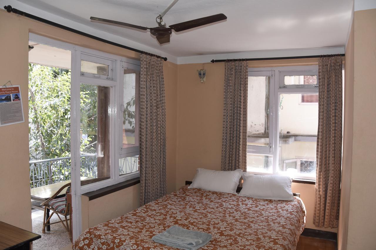 Beehive Hostel Kathmandu Esterno foto