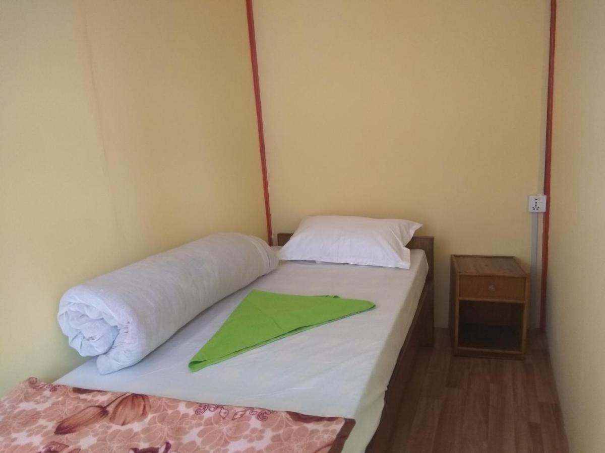 Beehive Hostel Kathmandu Esterno foto