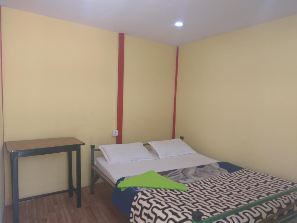 Beehive Hostel Kathmandu Esterno foto