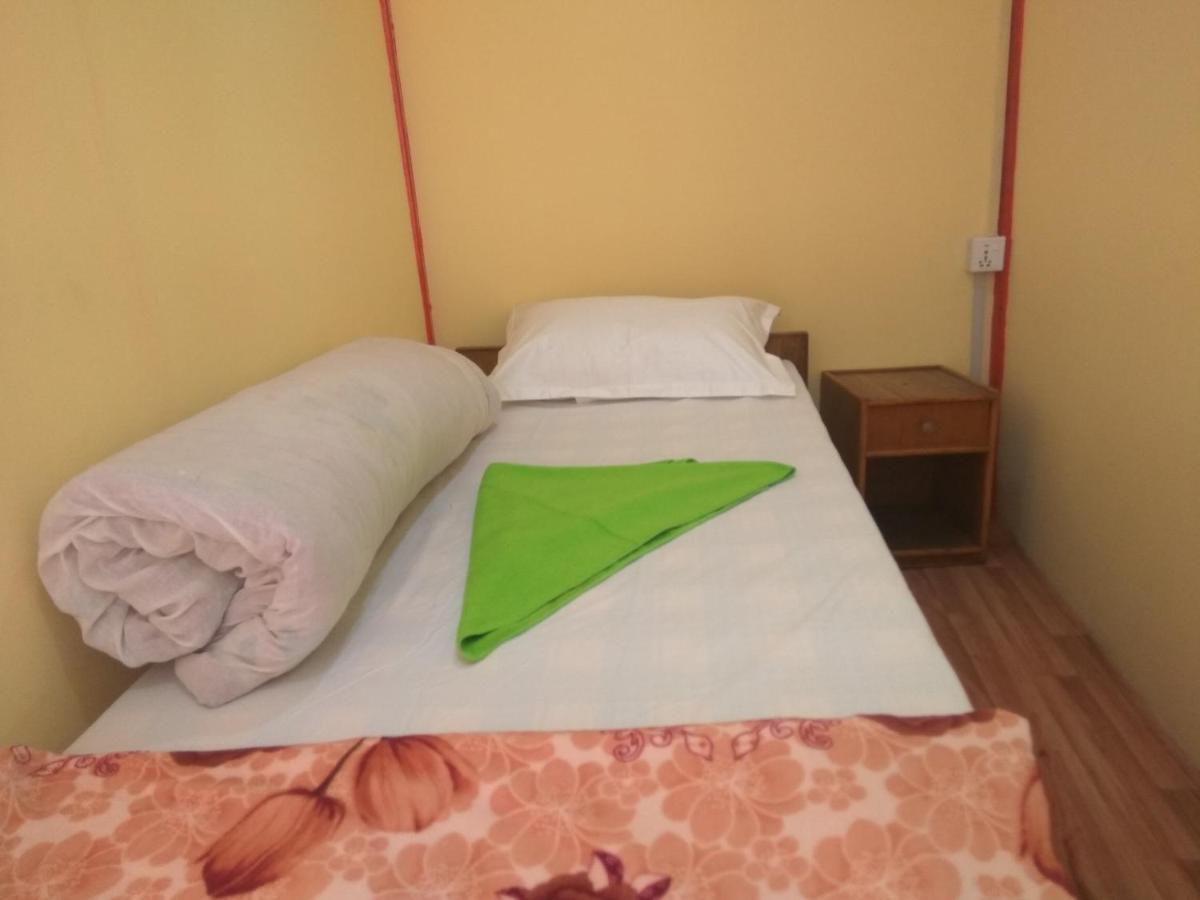 Beehive Hostel Kathmandu Esterno foto