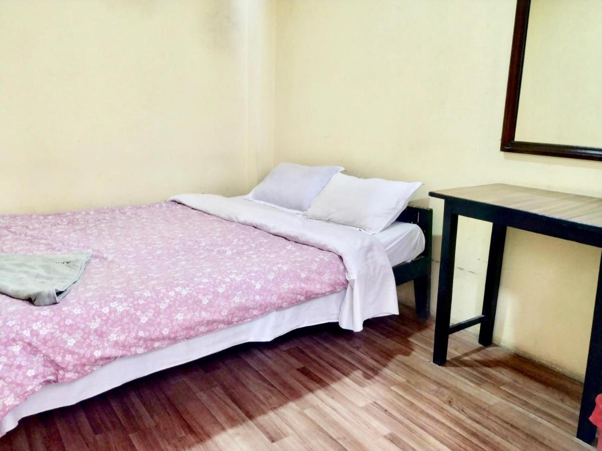 Beehive Hostel Kathmandu Esterno foto
